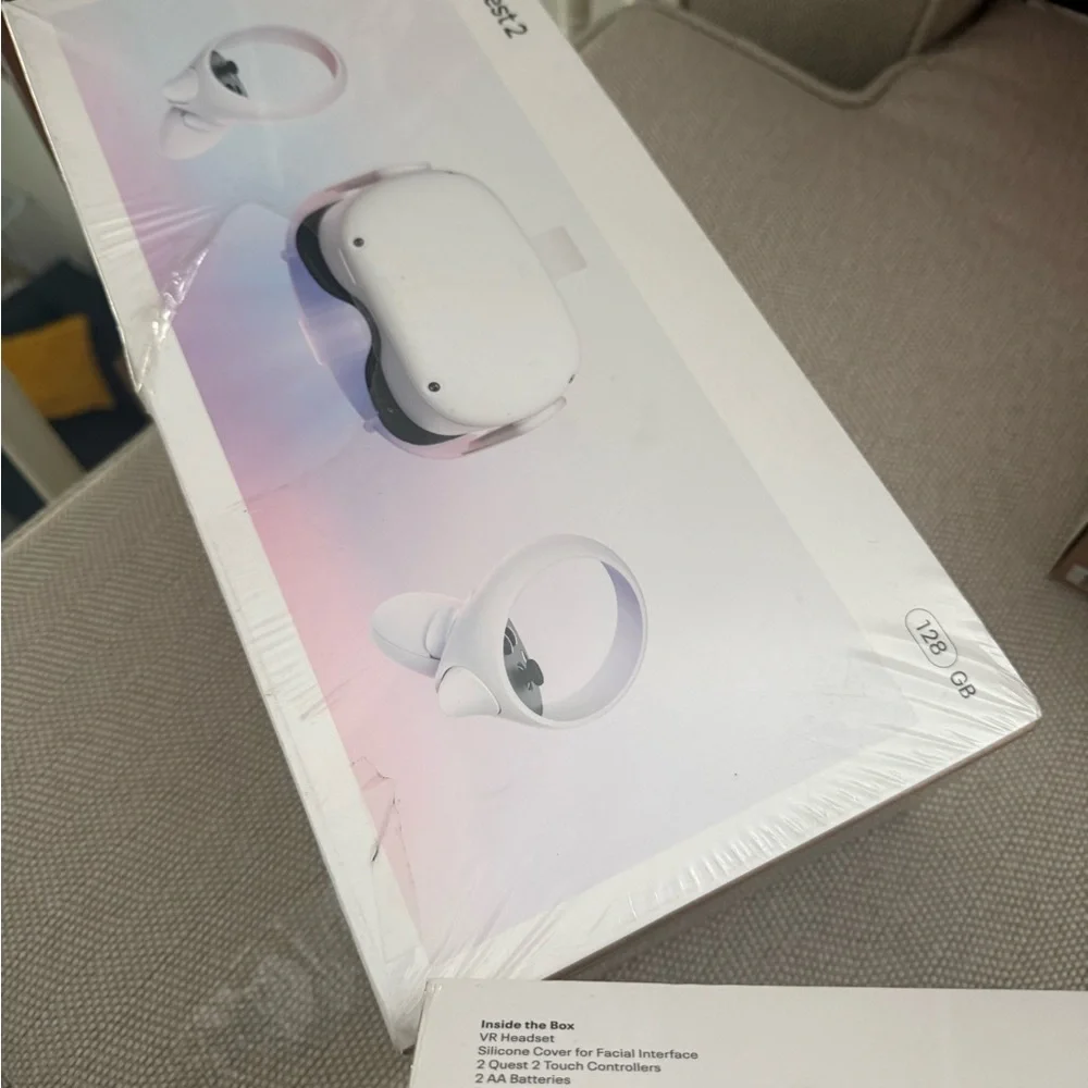 VR Headset with Controllers - White